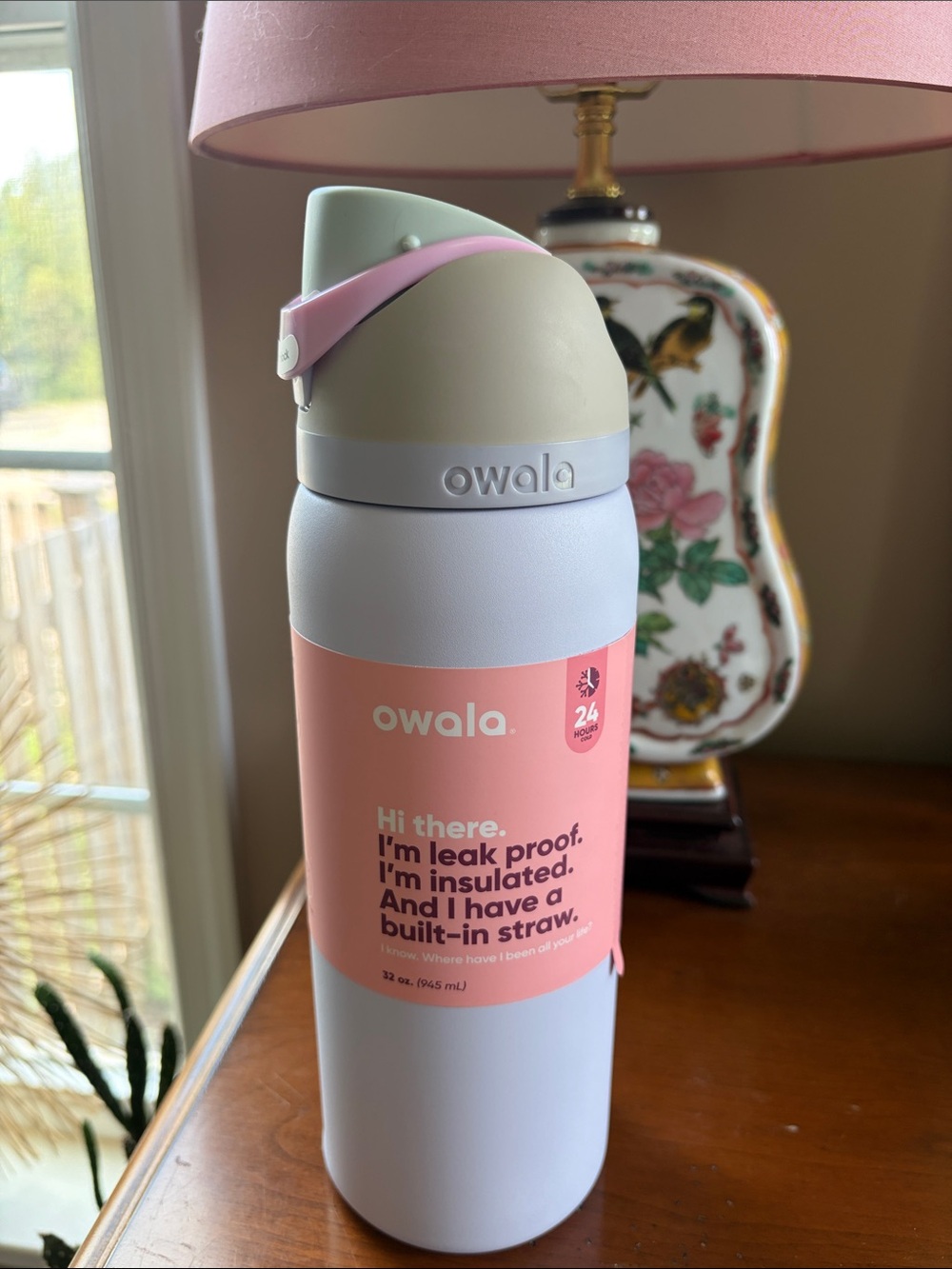 NWT Owala 32 oz water bottle with built-in straw lavender/green